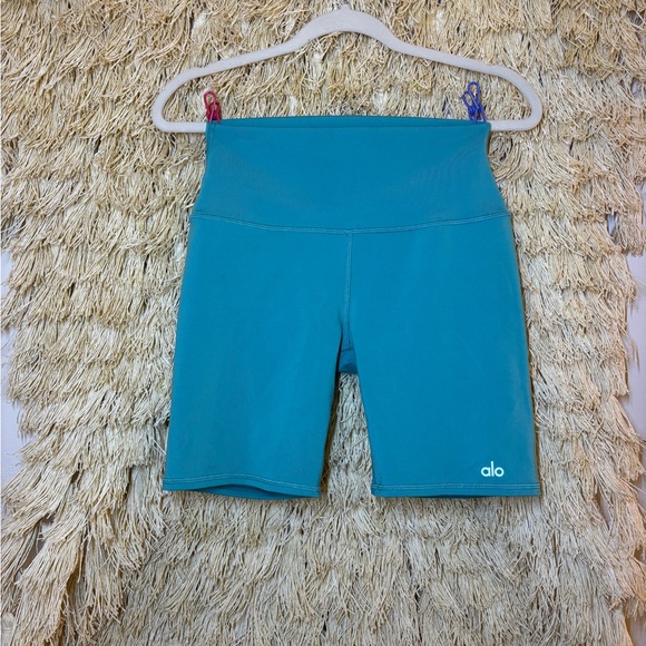 Alo Yoga✨High Waist Biker Short 7” Airsoft✨Blue Splash✨LIKE NEW✨Size small - Picture 5 of 11
